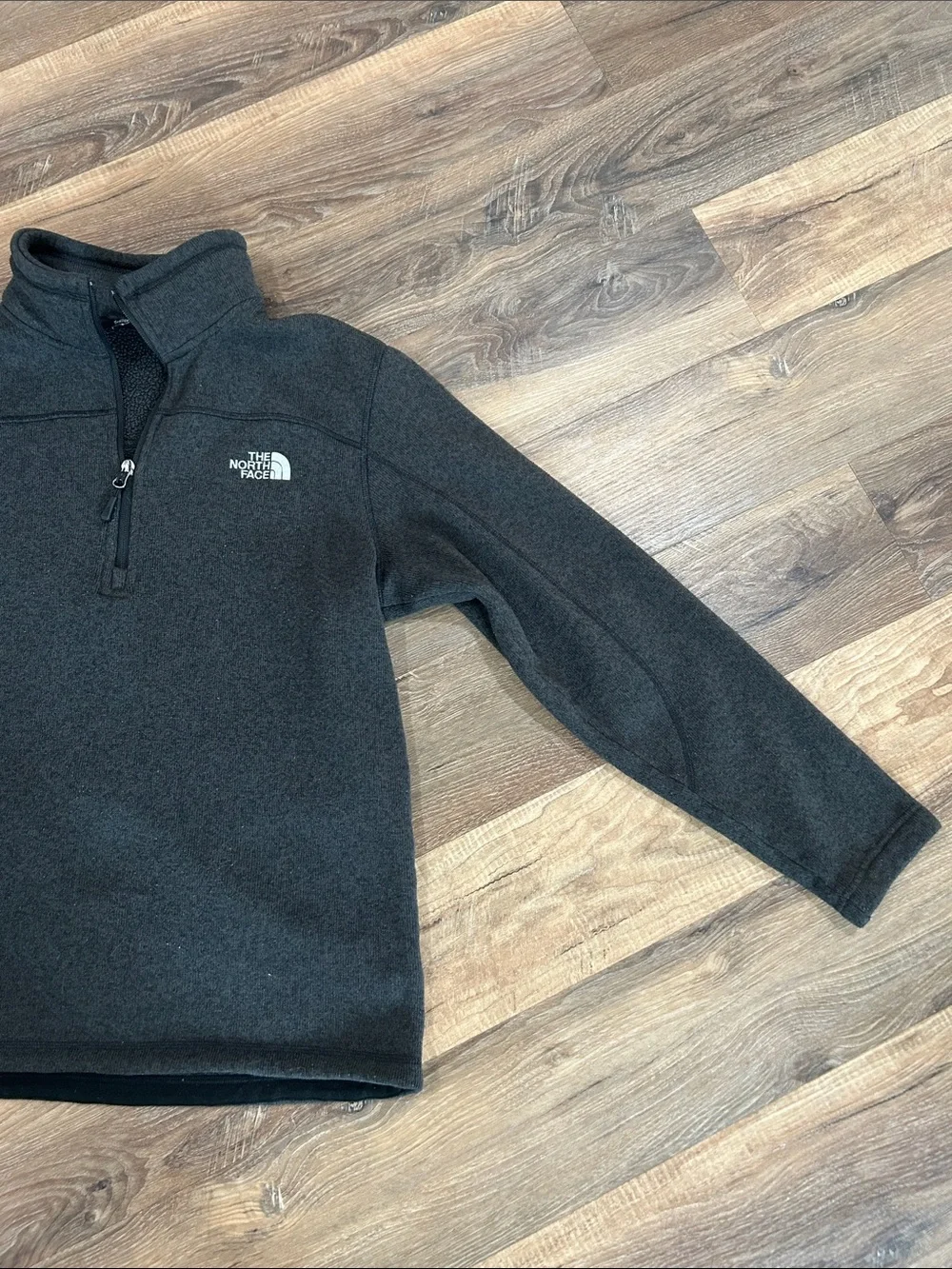 The North Face Mens Quarter Zip Fleece Pullover size large dark gray/black